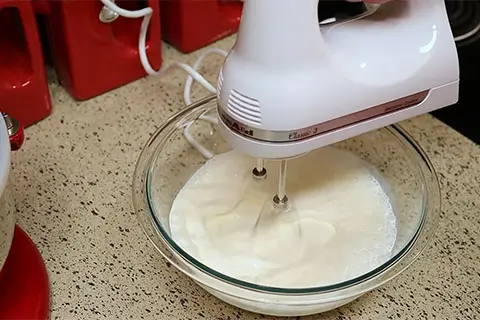 Whipping the cream