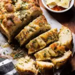 Amazing Crockpot Garlic Parmesan Pull-Apart Bread Experience