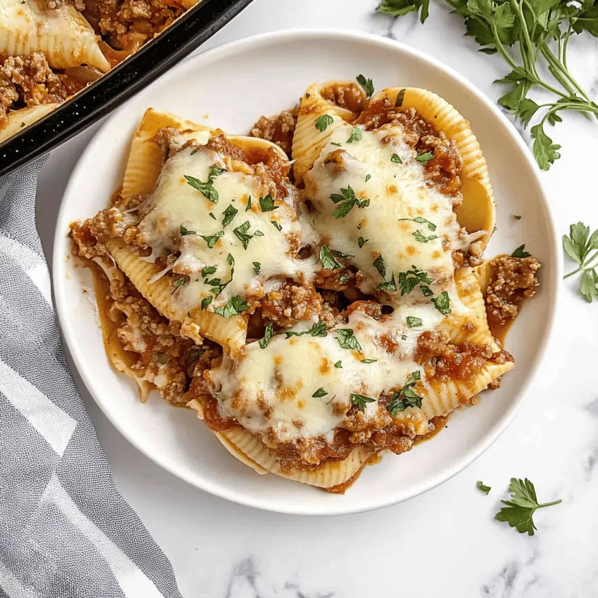 Delicious Stuffed Shells with Ground Beef Recipe for Family Dinners