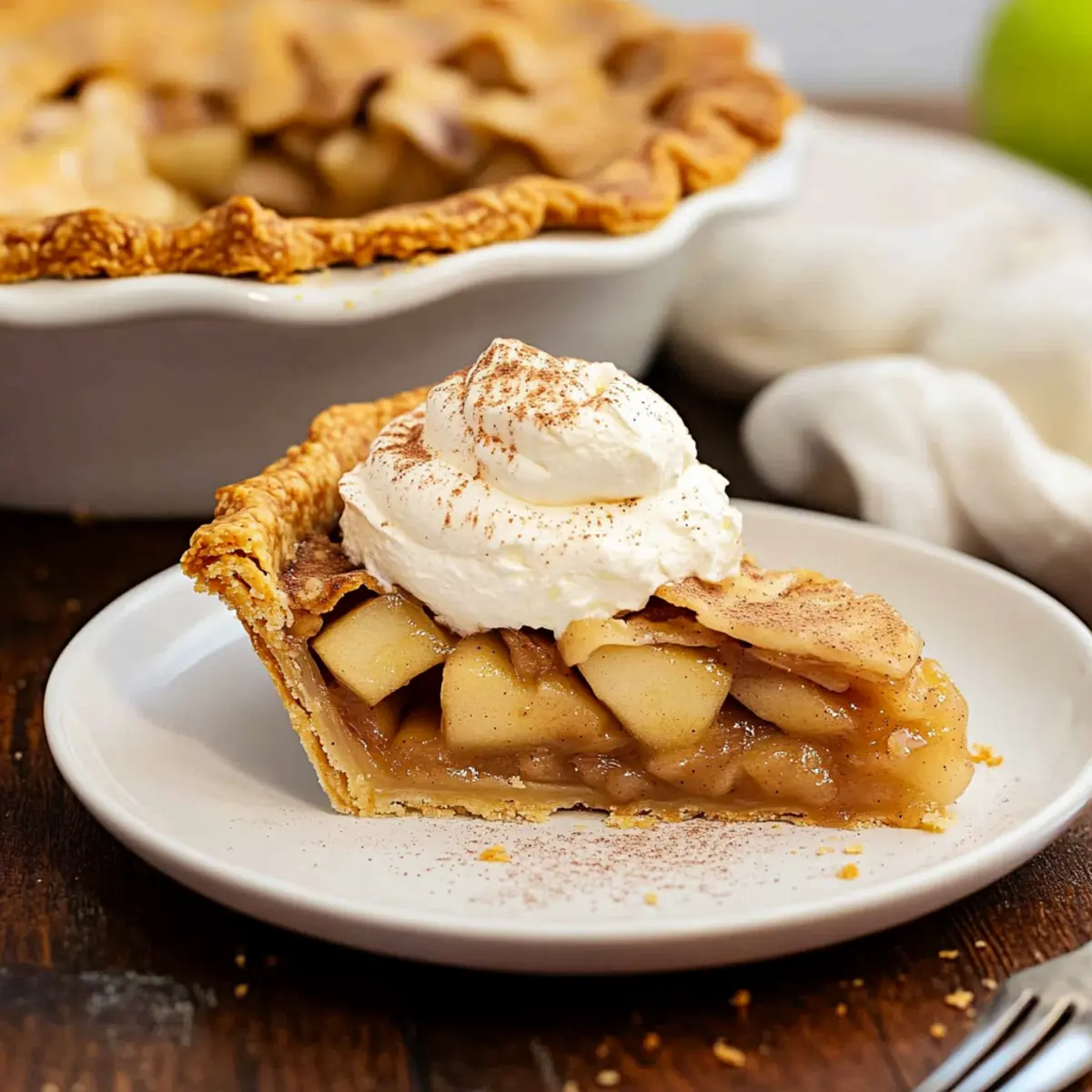 Delicious Cinnamon Apple Pie à la Mode Recipe for Fall Baking