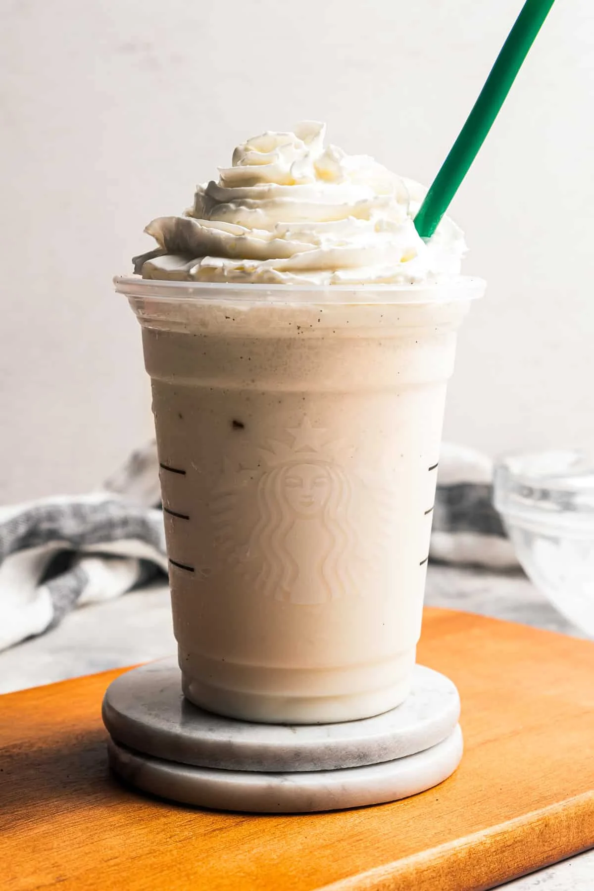 Vanilla Bean Frappuccino: Irresistibly Creamy Delight